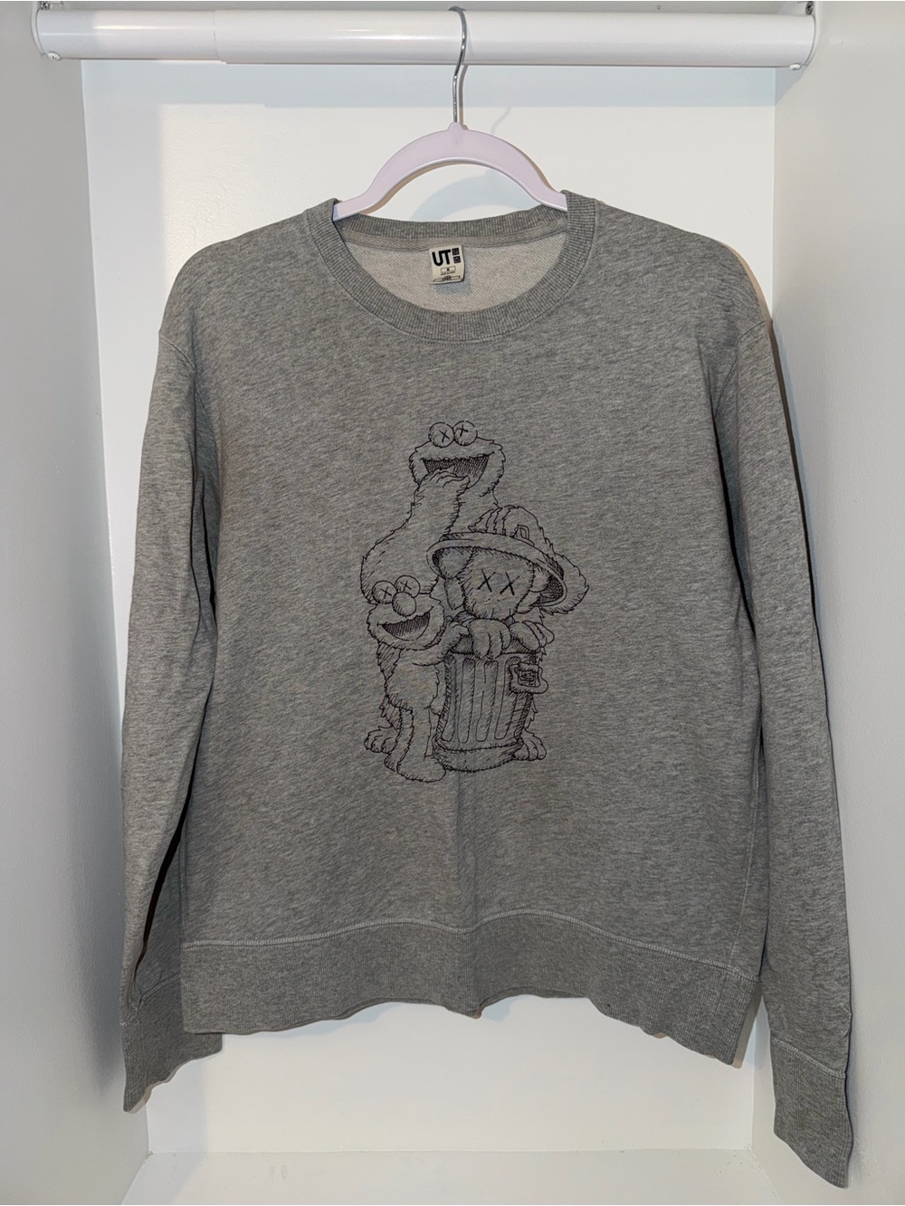 Uniqlo KAWS x sesame street crewneck
